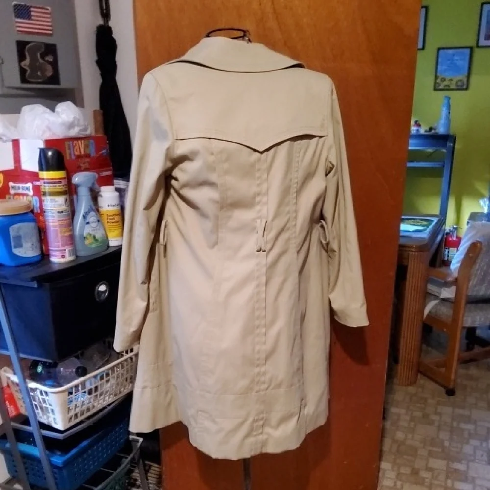 DKNY Beige Double-Breasted Trench Coat - Picture 6 of 8